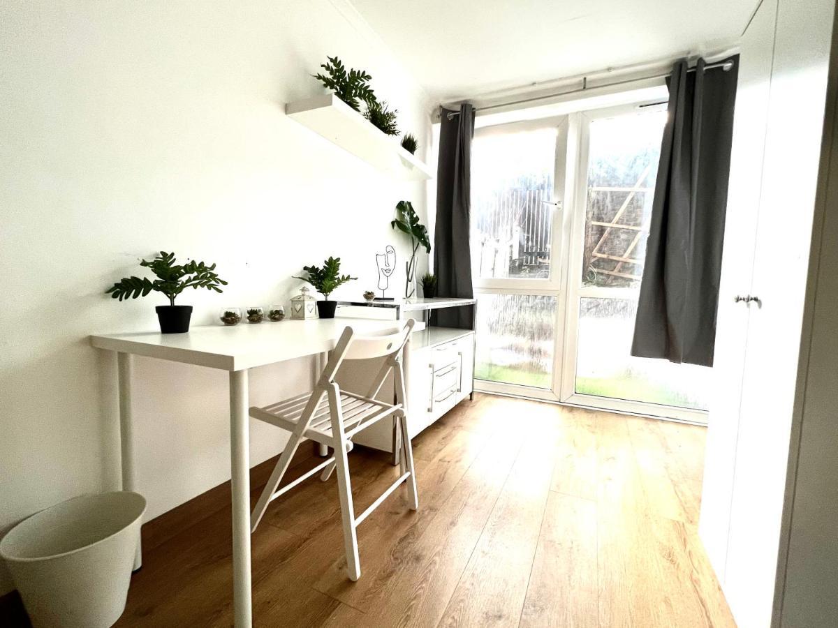 Private Bedrooms In A Flat! Home Away From Home! Shared Bathroom Londýn Exteriér fotografie